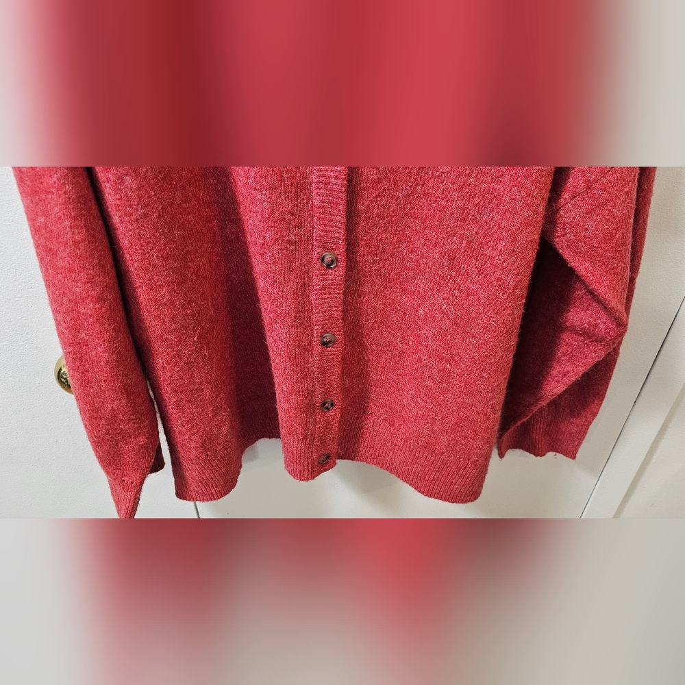 Torrid Red Rose-y Button-Up Cardigan - Size 3 - GUC - Picture 4 of 9